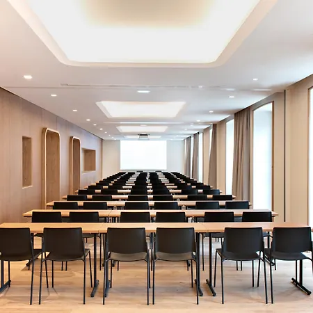 Les Haras فندق 4*